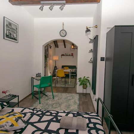 Апартаменти Studio Apartman Dalia Загреб Екстер'єр фото