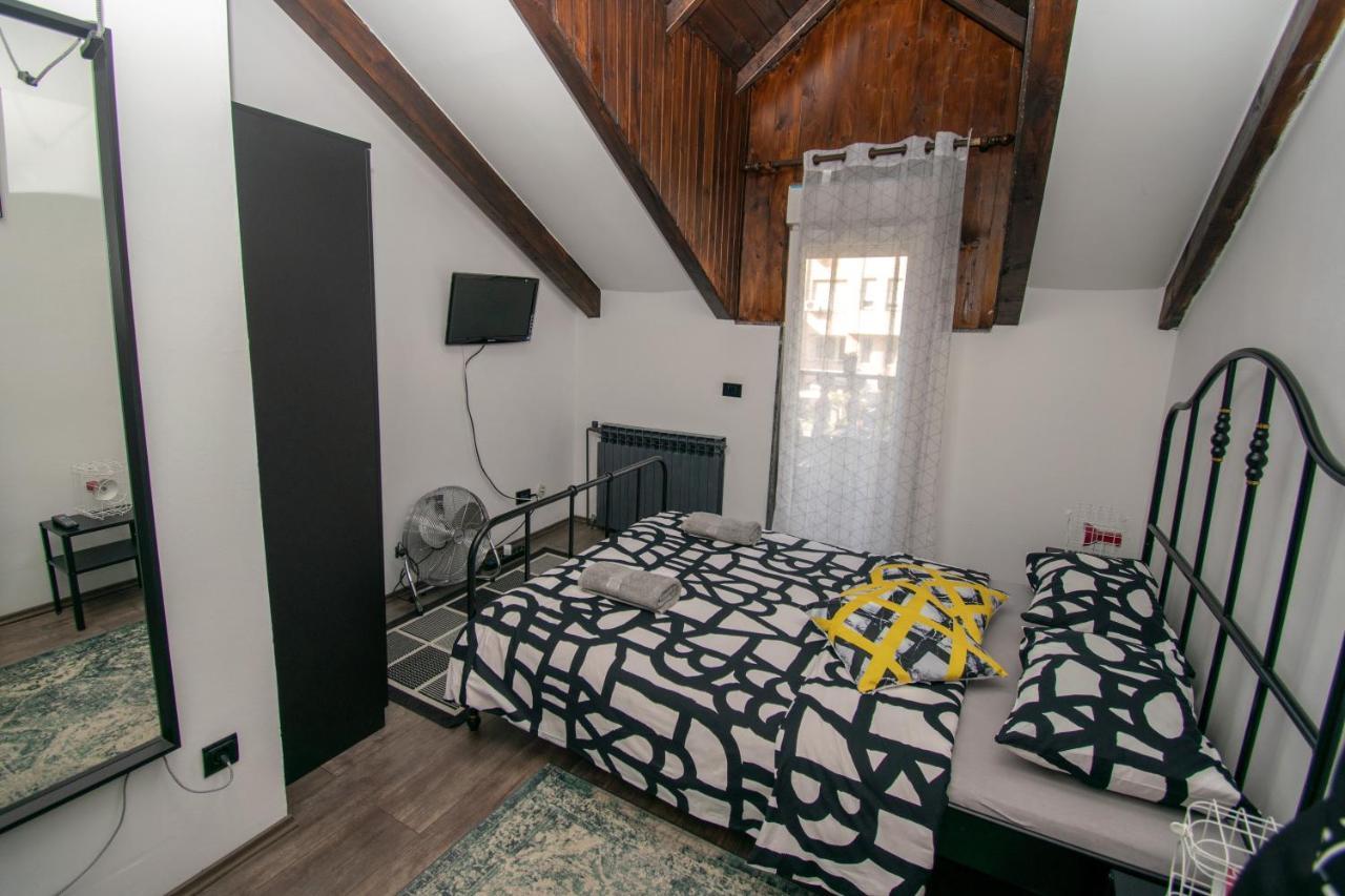 Апартаменти Studio Apartman Dalia Загреб Екстер'єр фото