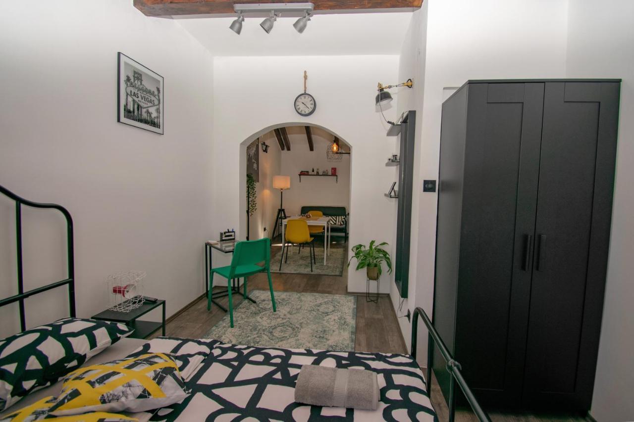 Апартаменти Studio Apartman Dalia Загреб Екстер'єр фото
